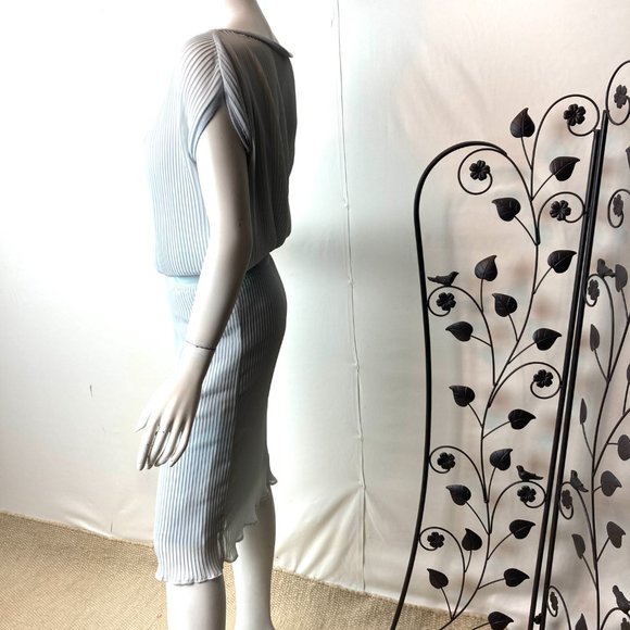 Anthropologie Bordeaux Semi Sheer Pleated Dress/Slip Lining - Picture 4 of 9